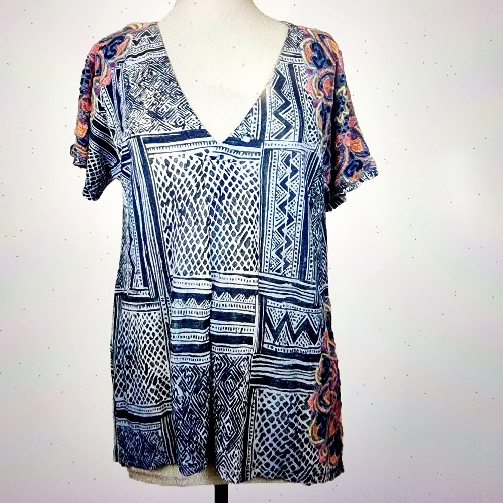 Sundance Linen 'Ancient Tapestry' V-neck Short Sleeve Top M/L, Navy and White